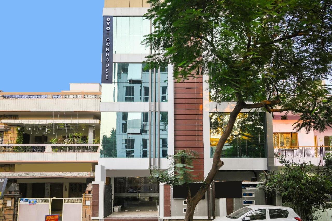 Townhouse Oak Hotel Ar Ganges Premium Varanasi Exterior foto