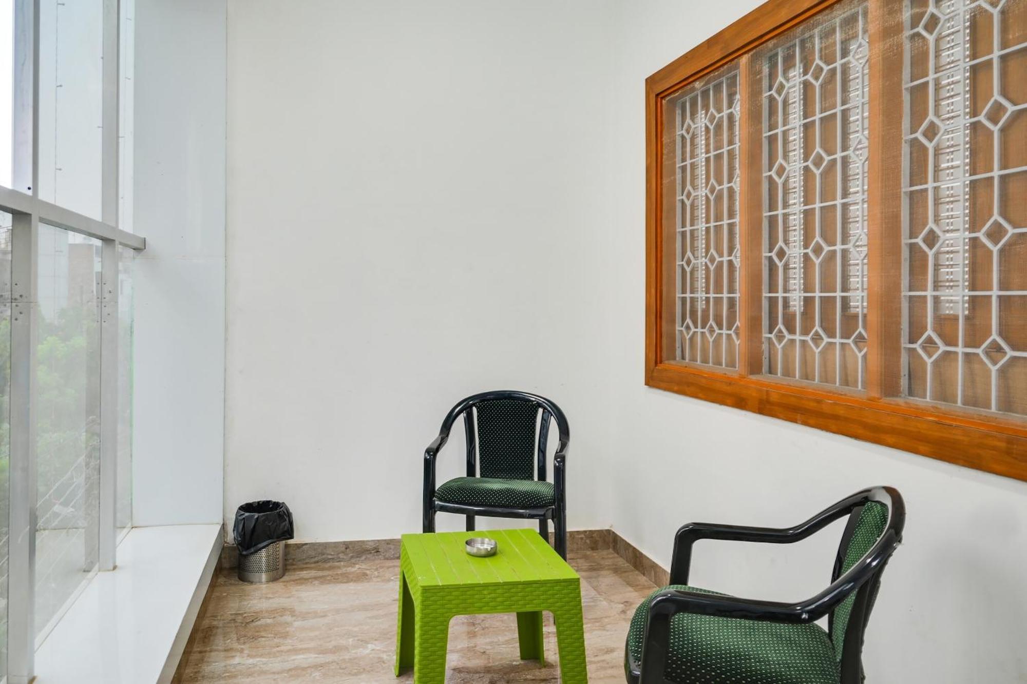 Townhouse Oak Hotel Ar Ganges Premium Varanasi Exterior foto